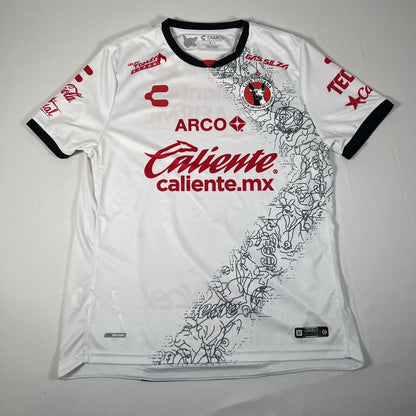 Club Tijuana 2020/2021 Away Football Shirt Men’s Large — full front view