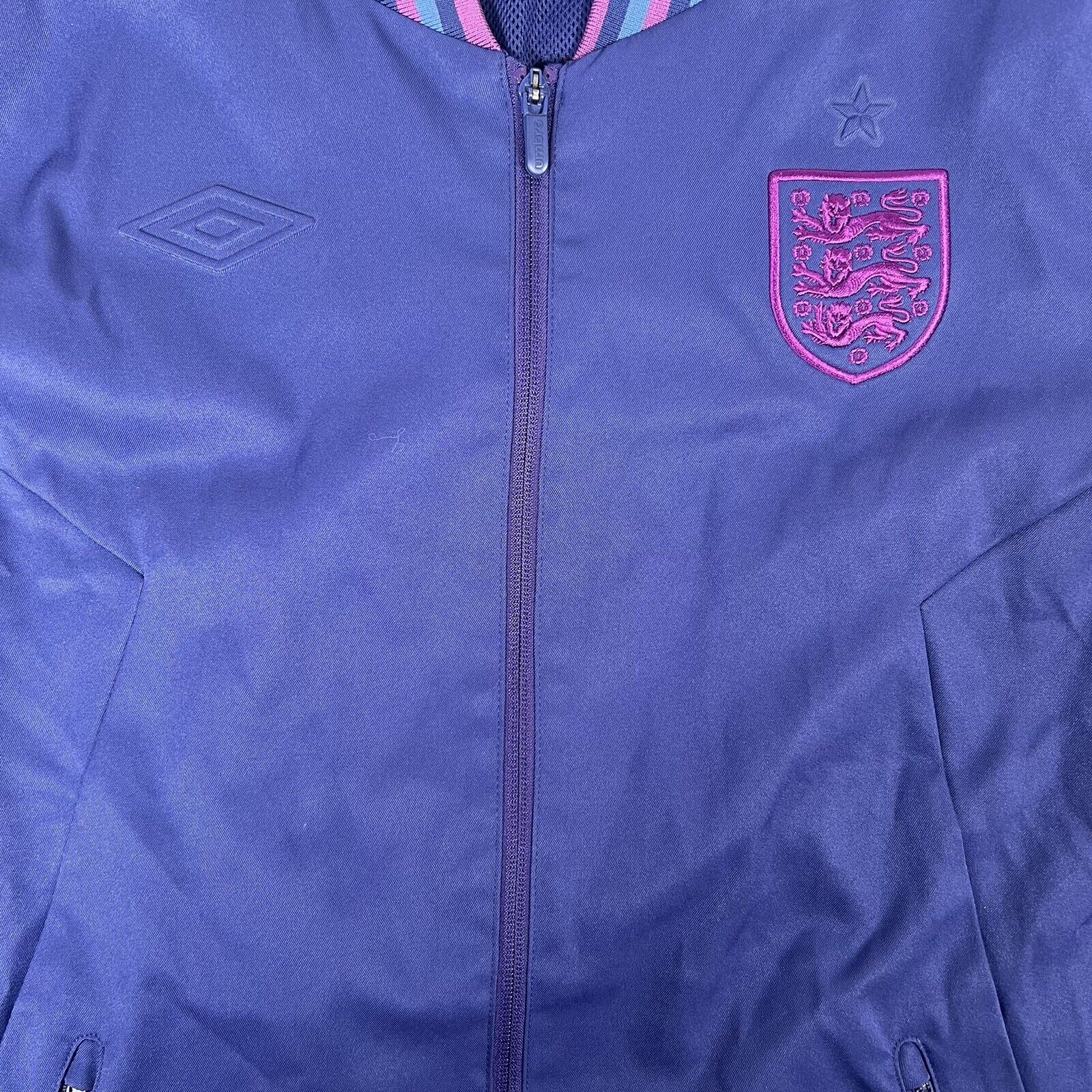 England  football shirt - Size Medium