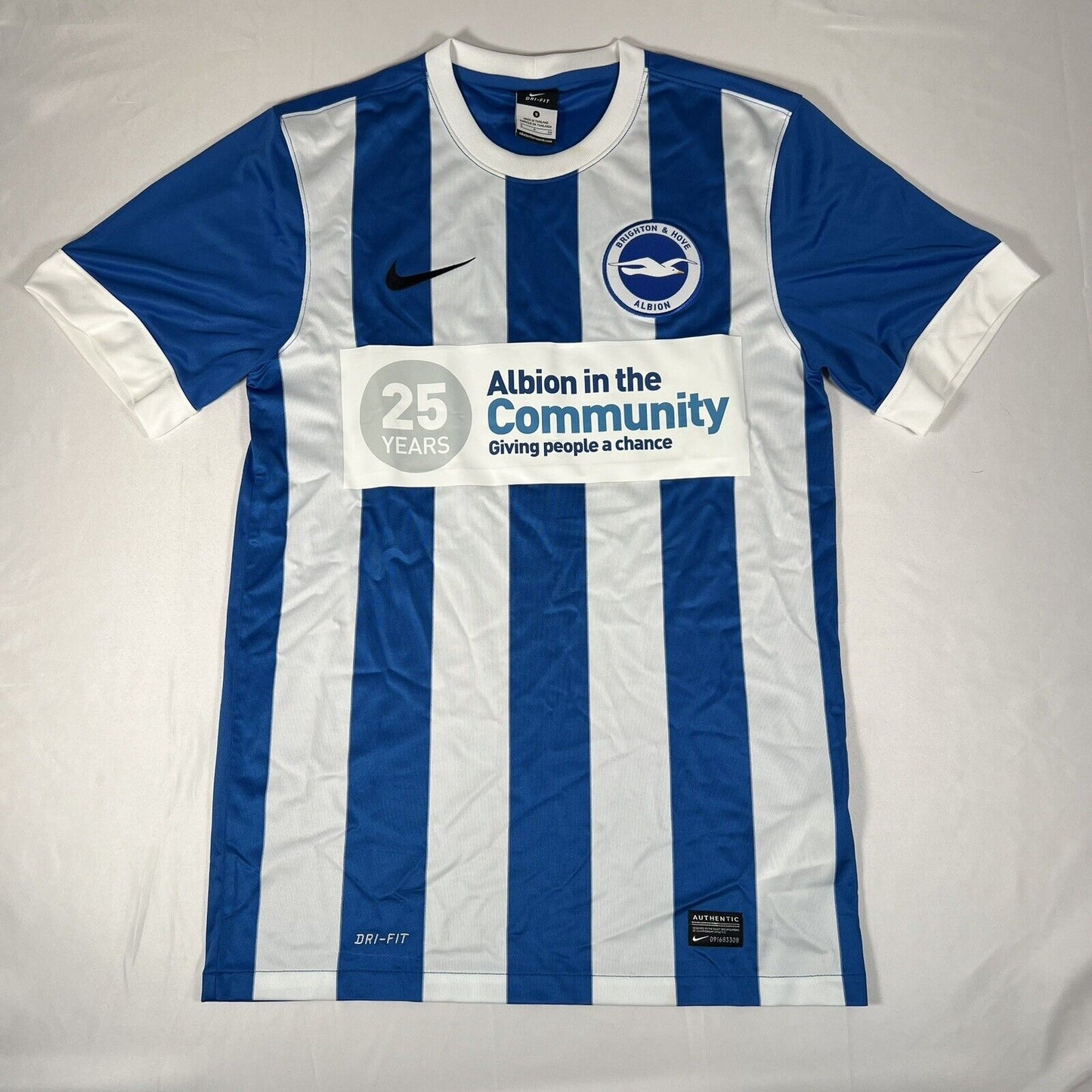 brighton 2015 2016 in the community 25 year boxed home football shirt small6