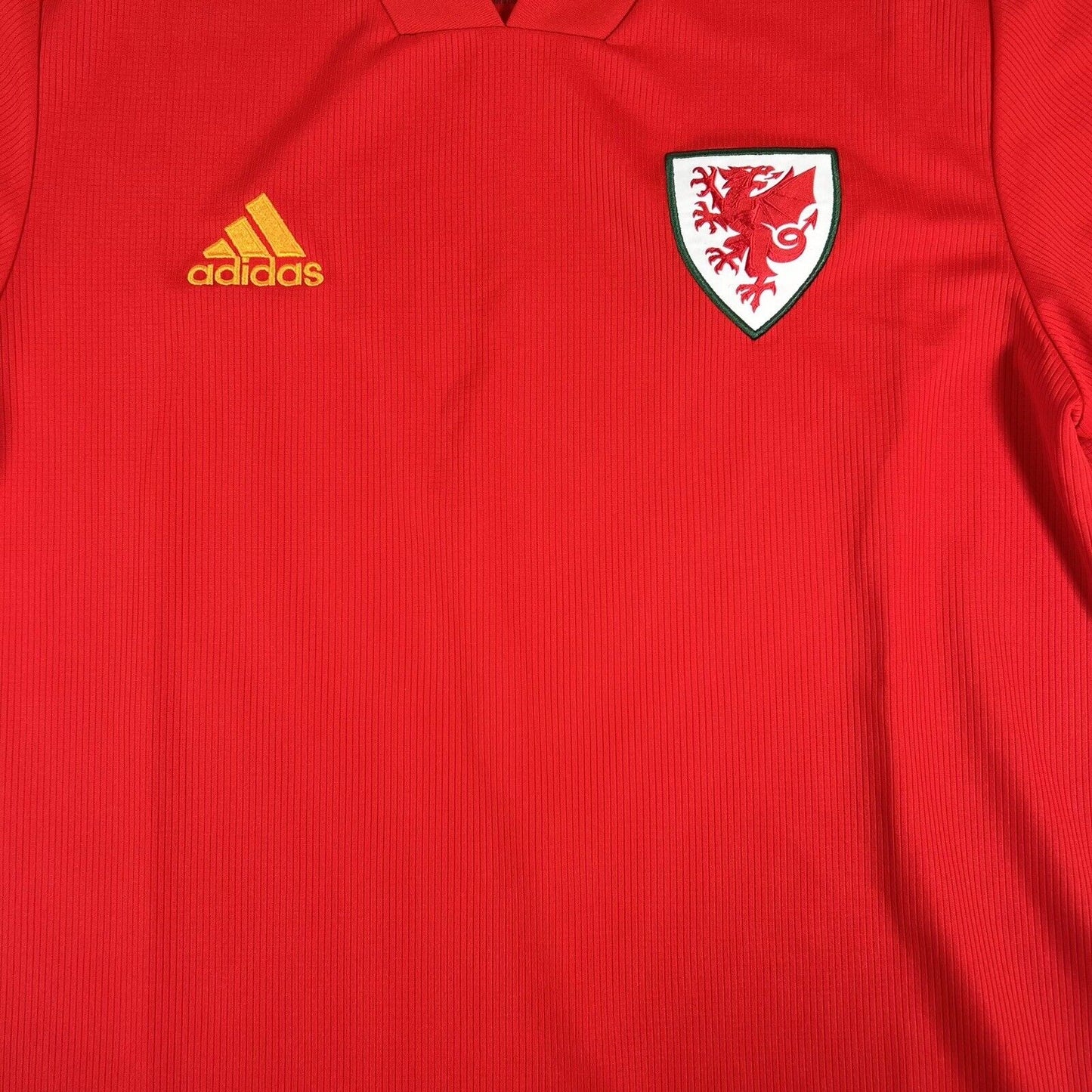 Wales Euro 2020/2021/2022 Home Football Shirt  Medium - Football Shirt Kingdom