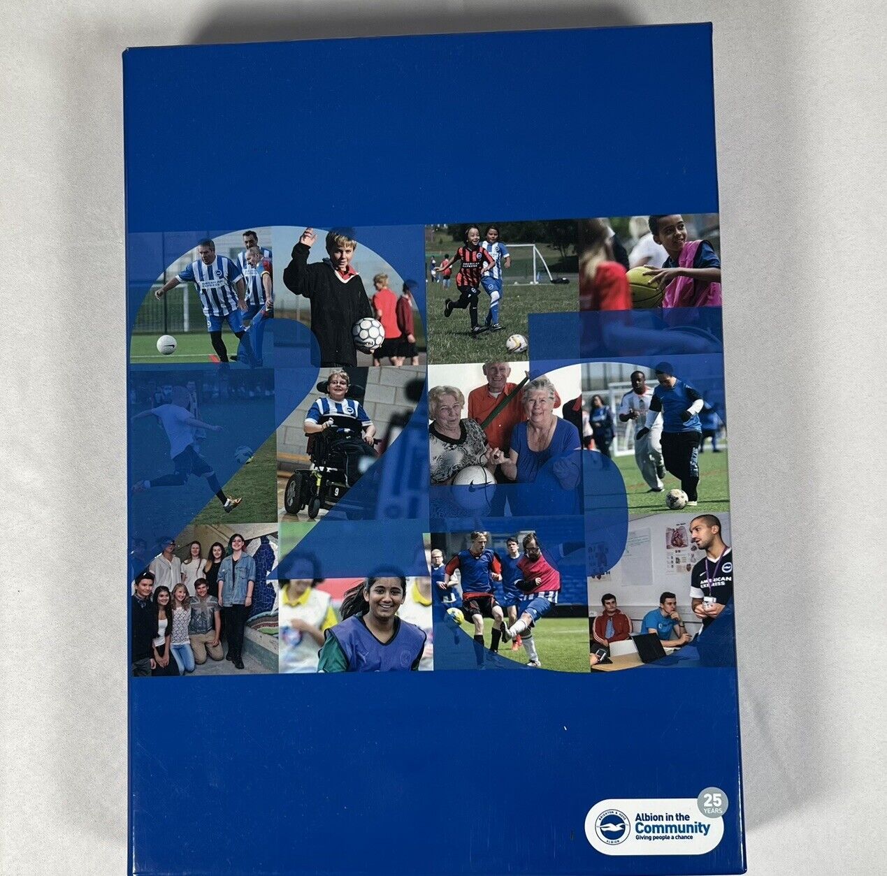 brighton 2015 2016 in the community 25 year boxed home football shirt small2