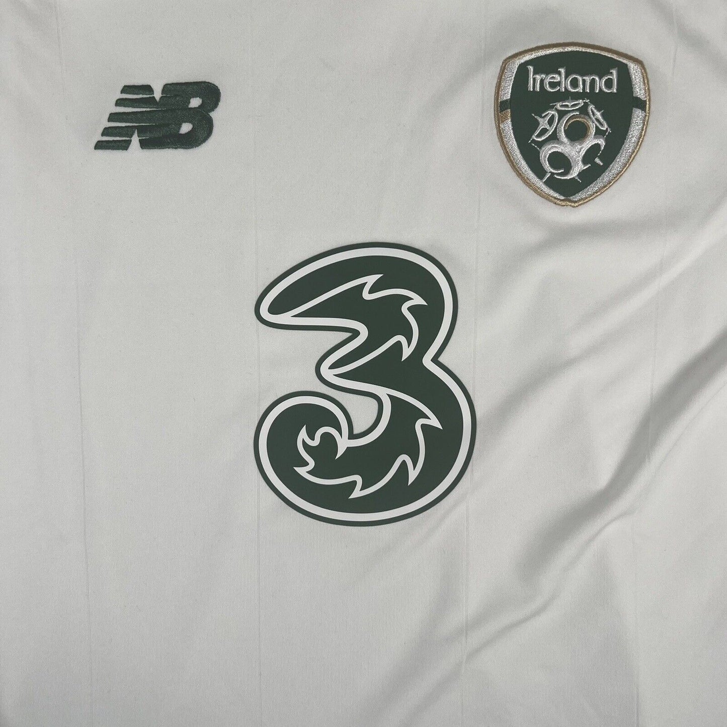 Ireland 2020/2021 Away Football Shirt  Medium Boys Child’s - Football Shirt Kingdom