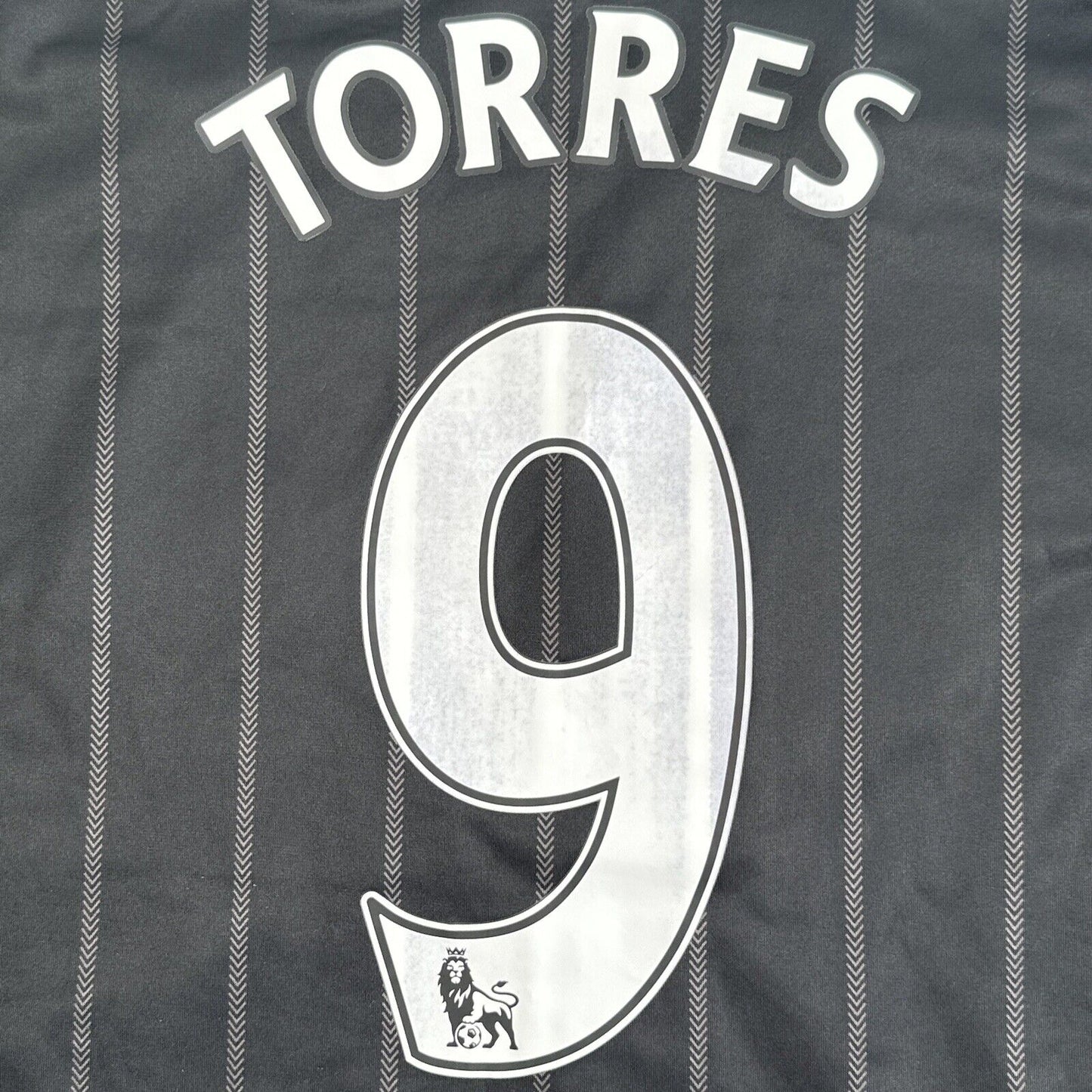 TORRES 9 Chelsea 2010/2011 Away Football Shirt  Men’s XL - Football Shirt Kingdom