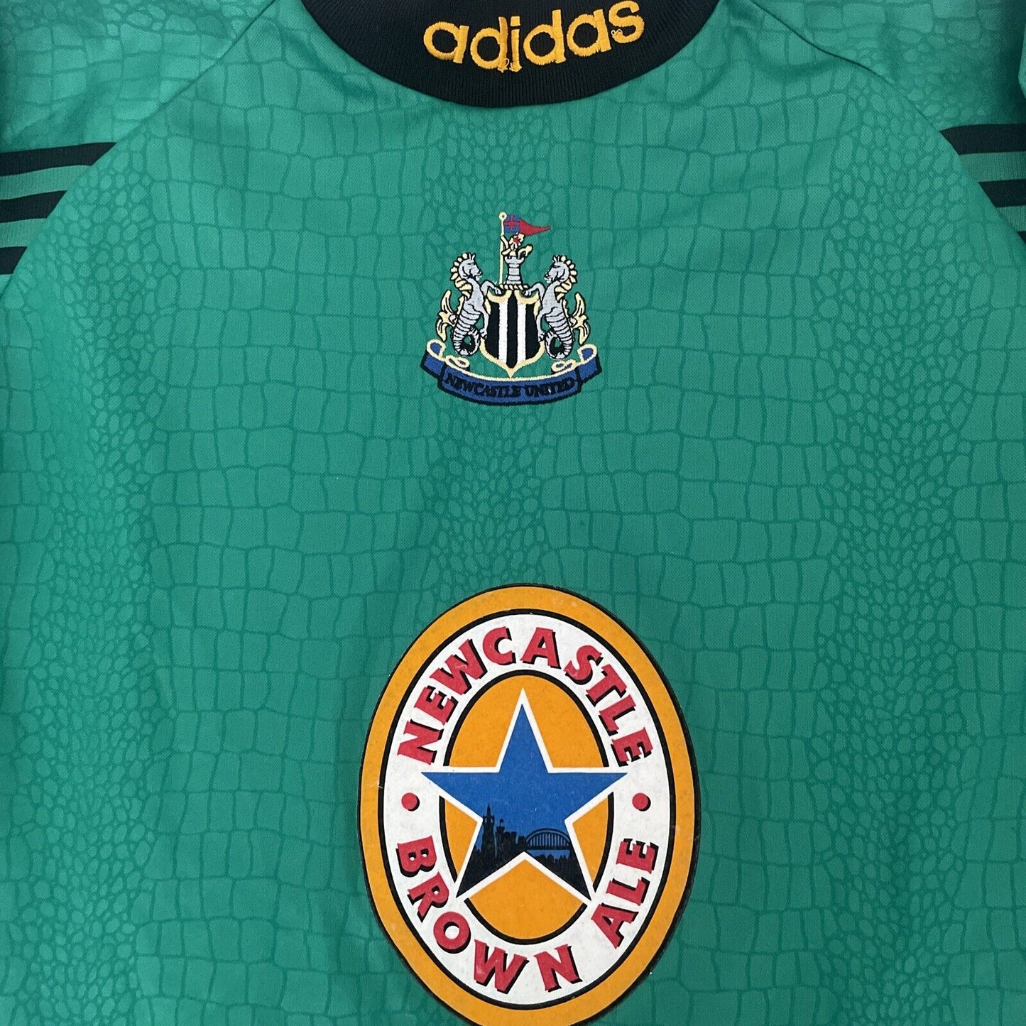 Newcastle United 1997/1998 Goalkeeper Football Shirt Small - Football Shirt Kingdom