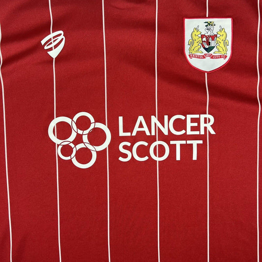 Bristol City 2017/2018 Home Football Shirt  Men’s Large - Football Shirt Kingdom