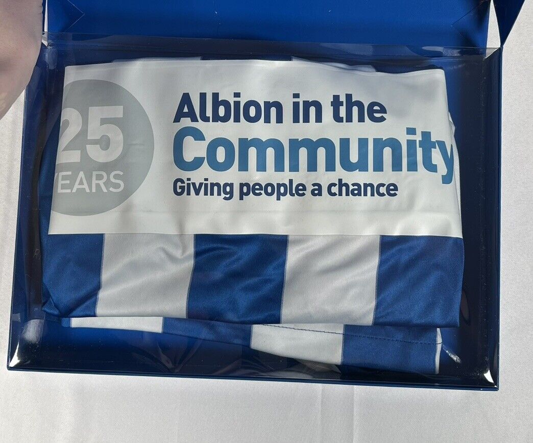 brighton 2015 2016 in the community 25 year boxed home football shirt small4