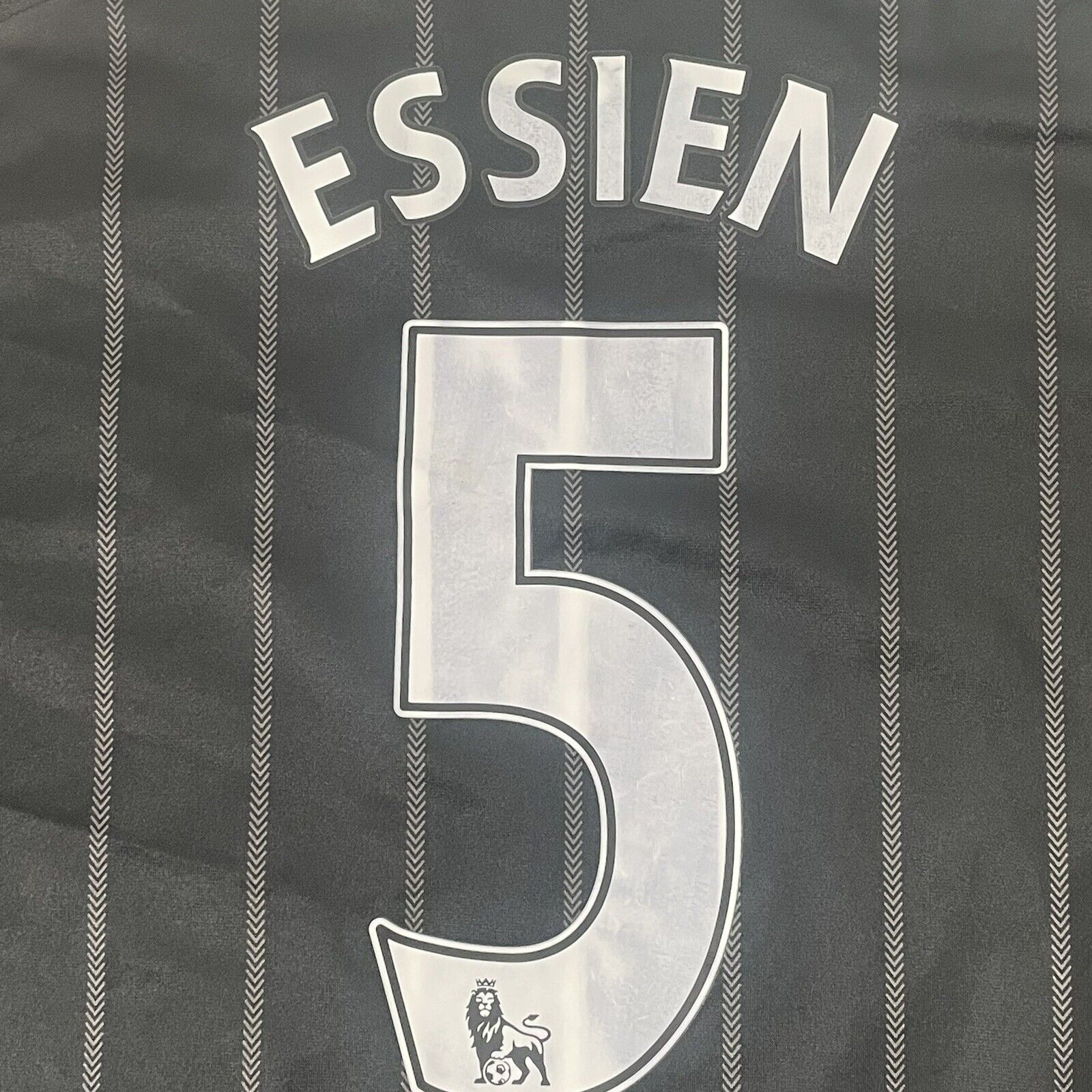 Chelsea ESSIEN 5 2010/2011 Away Football Shirt Long Sleeve XL - Football Shirt Kingdom
